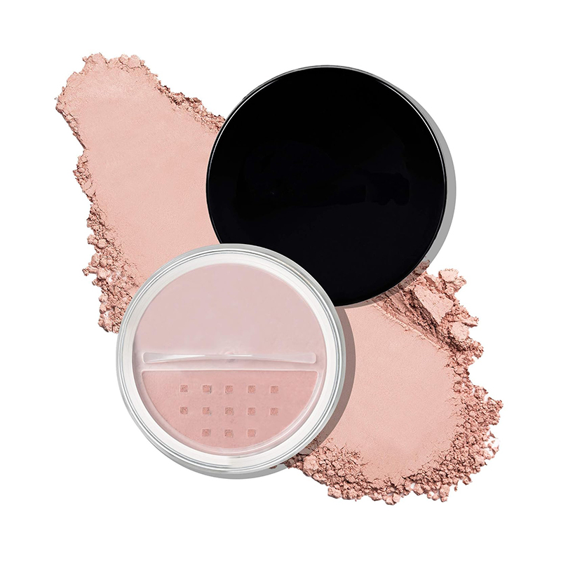 Maquillaje con rubor mineral suelto con acabado mate satinado