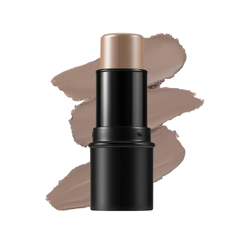 Maquillaje de contorno en crema bronceador mate